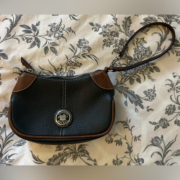 Vintage Dooney & Bourke pebbled leather wristlet very good condition - Picture 5 of 8